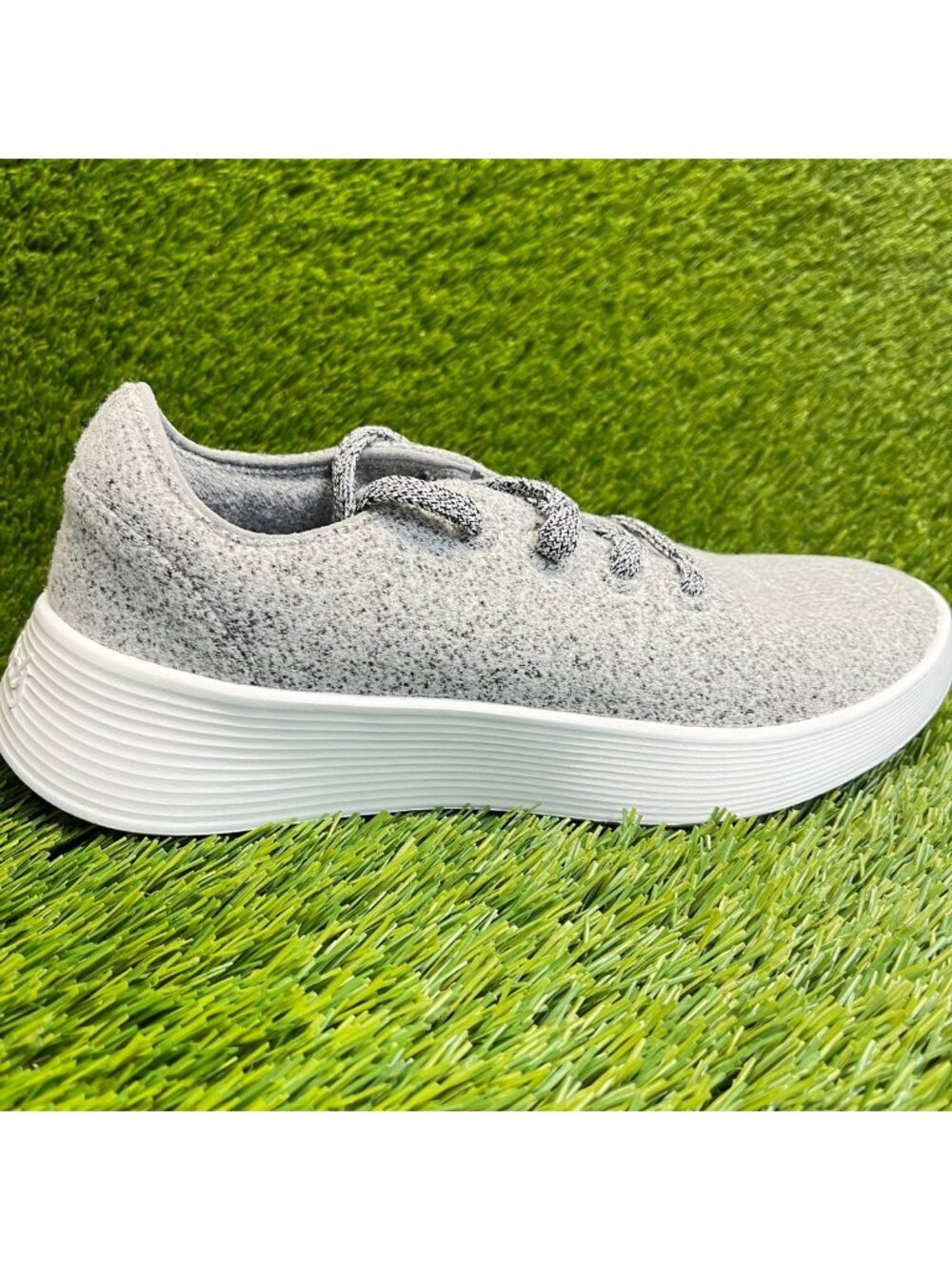 Allbirds Wool Runner 2 Womens Size 8 Gray White Athletic Running Shoes Sneakers